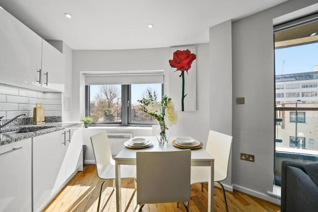 Amisha 2Bedroom Apartment In Tower Bridge London Bridge Bermondsey - Perfect For Long Stays 0*,  United Kingdom